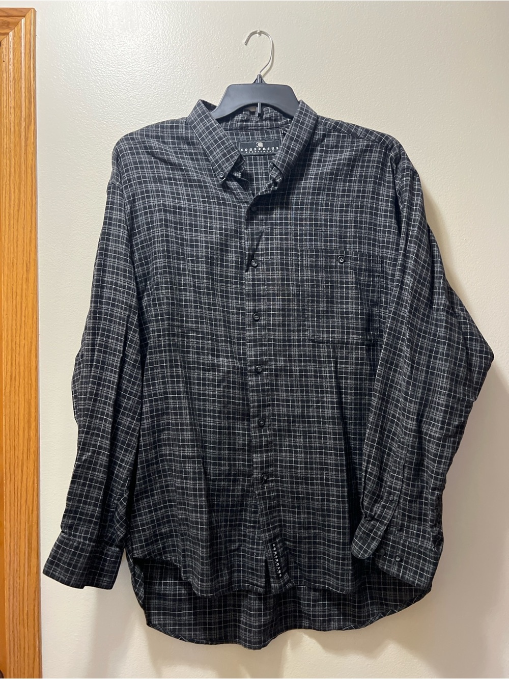 Consensus Sportswear Black Plaid Long-Sleeve Button-Up Shirt